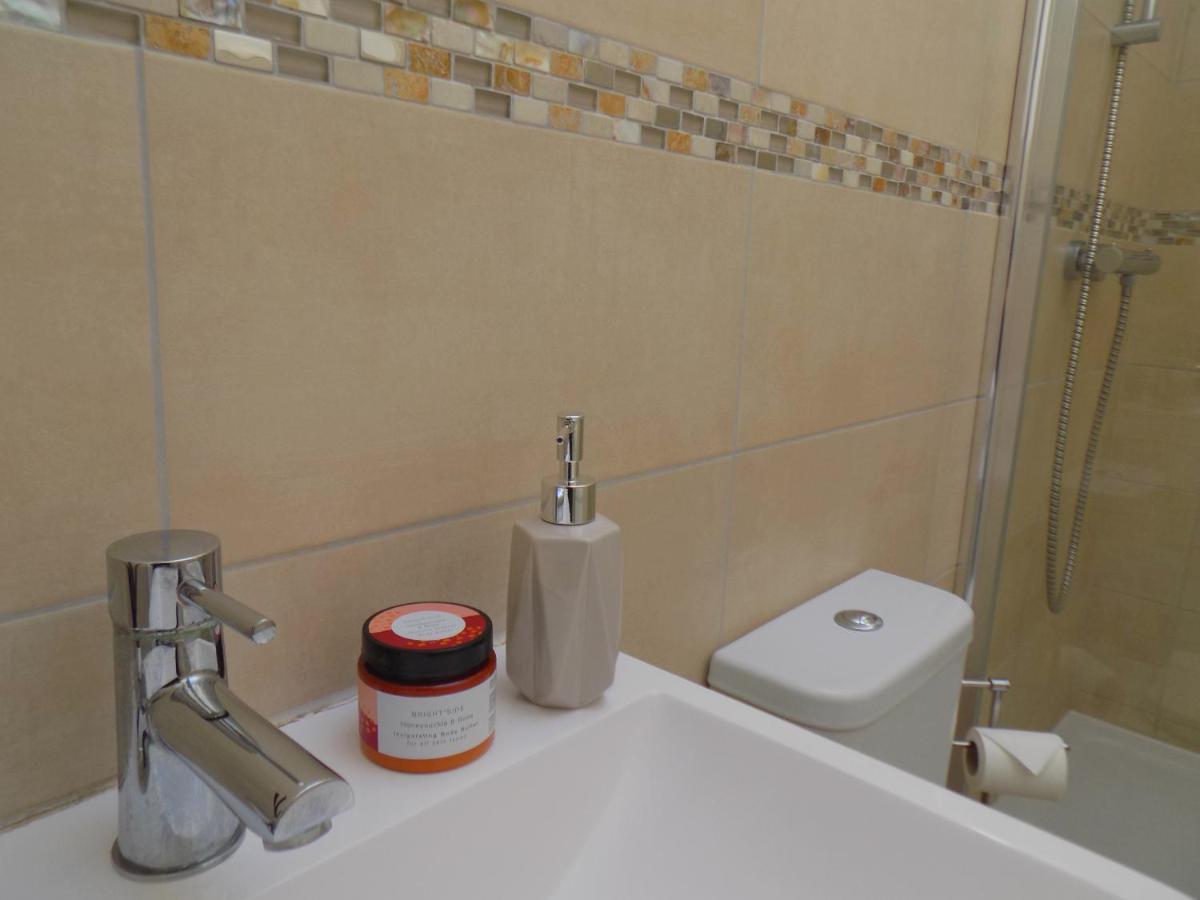 Villa Mimosa 2 Кардиф Екстериор снимка