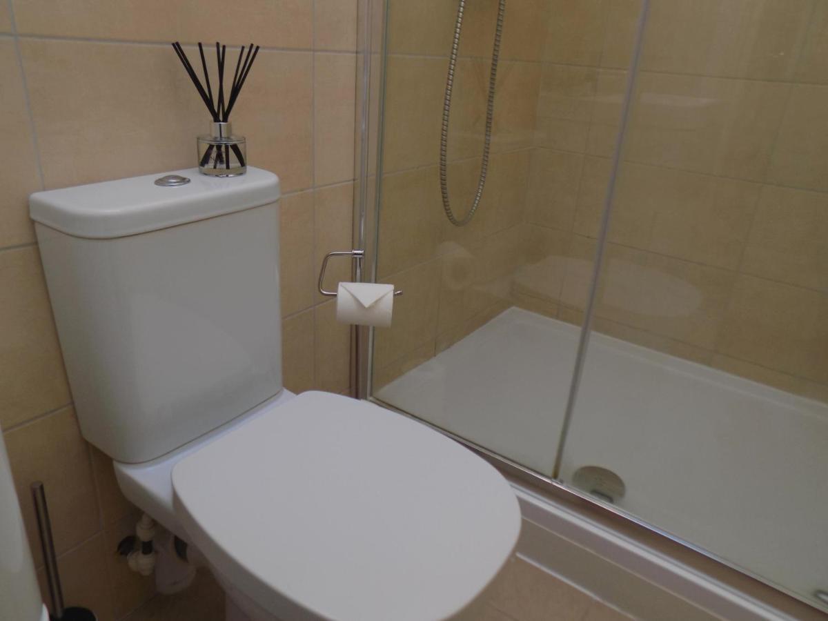 Villa Mimosa 2 Кардиф Екстериор снимка